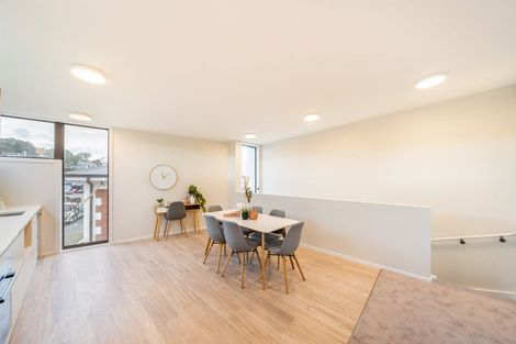 Photo of property in 52u7 Northland Road, Northland, Wellington, 6012