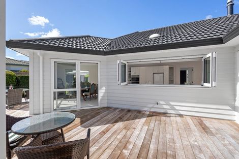Photo of property in 16 Waru Nui Court, Orewa, 0931