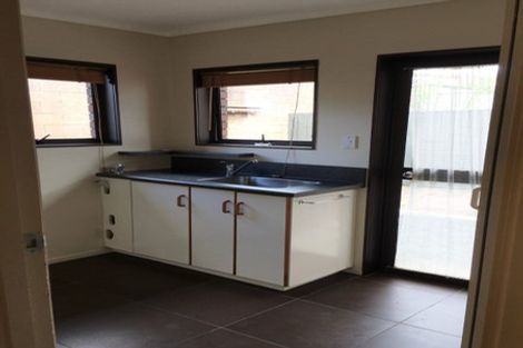 Photo of property in 2b Braemar Road, Castor Bay, Auckland, 0620