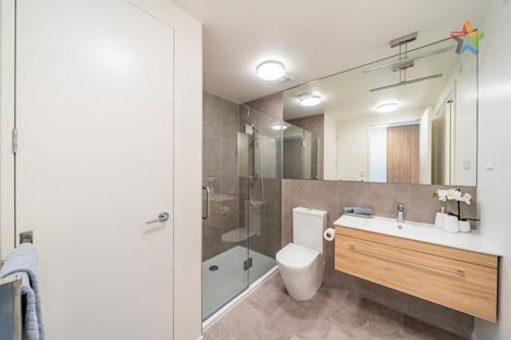 Photo of property in 65u2 Tiketike Way, Brooklyn, Wellington, 6021
