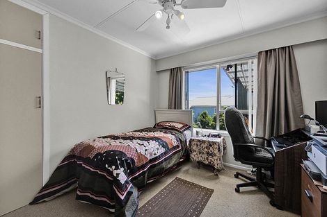 Photo of property in 39 Awanui Street, Merrilands, New Plymouth, 4312