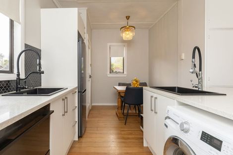 Photo of property in 44 Stirling Street, Te Aroha, 3320