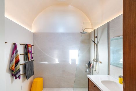 Photo of property in 77 Palliser Road, Roseneath, Wellington, 6011