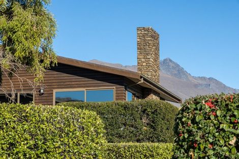 Photo of property in 9 Oregon Drive, Kelvin Heights, Queenstown, 9300