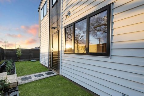 Photo of property in 37b Flanshaw Road, Te Atatu South, Auckland, 0610
