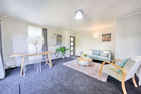 Photo of property in 21f1- Roband Crescent, Brown Owl, Upper Hutt, 5018