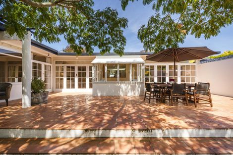 Photo of property in 23 Surrey Crescent, Hokowhitu, Palmerston North, 4410