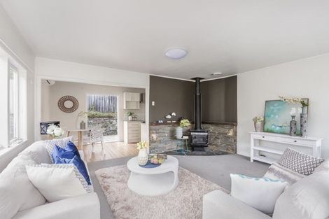 Photo of property in 9 Hellyers Street, Birkdale, Auckland, 0626