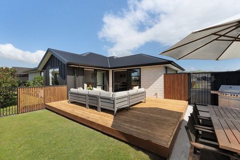Photo of property in 35 Dunkeld Drive, Papamoa, 3118