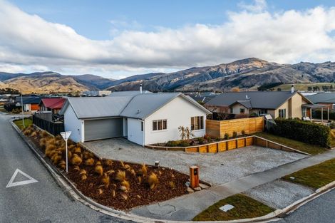 Photo of property in 30 Waenga Drive, Cromwell, 9310