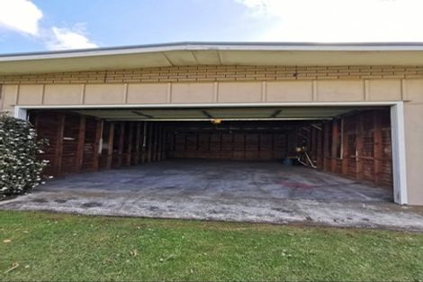 Photo of property in 172 Lincoln Road, Henderson, Auckland, 0610
