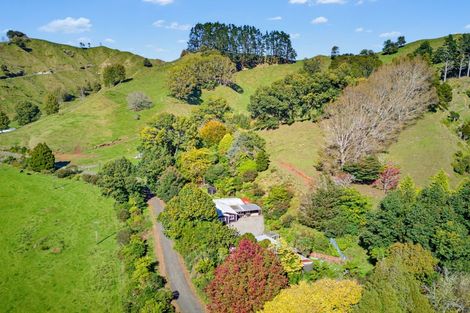 Photo of property in 822 Motukawa Road, Tarata, Inglewood, 4387