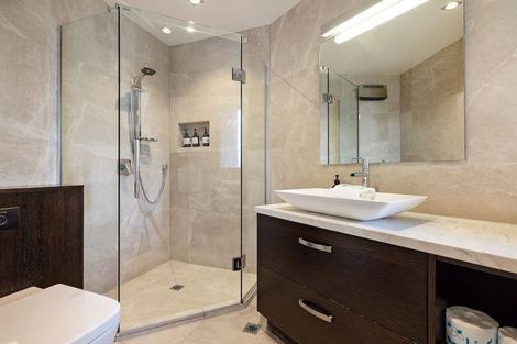 Photo of property in Rahiri Apartments, 8/23 Adelaide Street, Queenstown, 9300