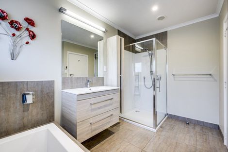 Photo of property in 42 Balliol Avenue, Pirimai, Napier, 4112