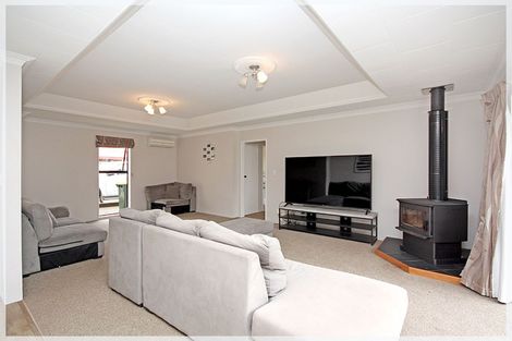 Photo of property in 20 Easton Way, Levin, 5510