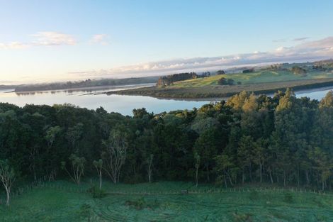 Photo of property in 186 Metcalfe Road, Matakohe, 0593