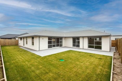 Photo of property in 11 Lussa Close, Broomfield, Christchurch, 8042