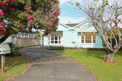 Photo of property in 24 Taikata Road, Te Atatu Peninsula, Auckland, 0610