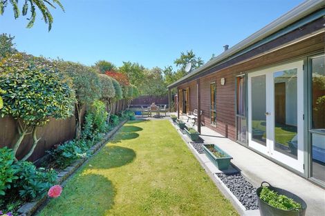 Photo of property in 52 Northcote Road, Northcote, Christchurch, 8052