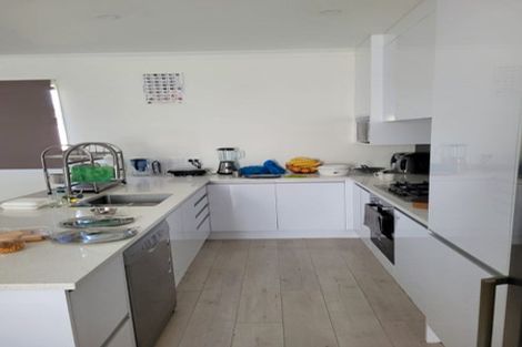 Photo of property in 48a Nikau Street, New Lynn, Auckland, 0600