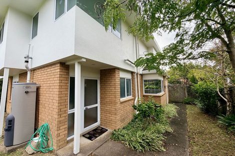 Photo of property in 2/30 Princes Street, Northcote Point, Auckland, 0627
