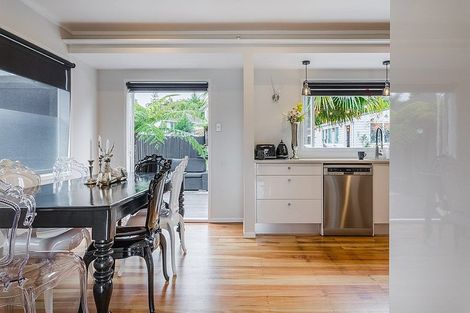 Photo of property in 222 Henderson Valley Road, Henderson, Auckland, 0612