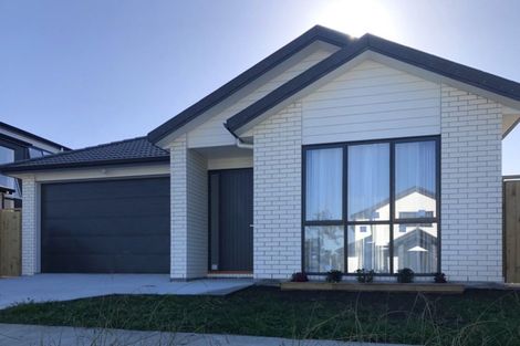 Photo of property in 6 Fjord Way, Karaka, Papakura, 2113