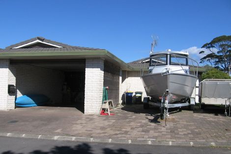 Photo of property in 3 Limeburners Close, Hobsonville, Auckland, 0618