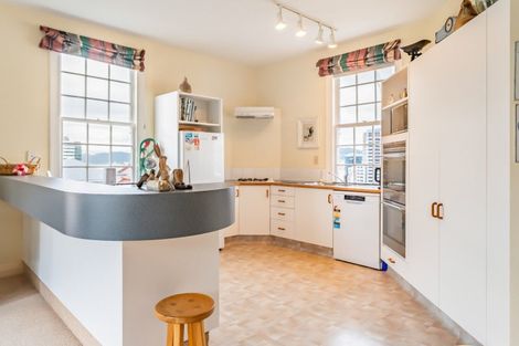 Photo of property in 19 Selwyn Terrace, Thorndon, Wellington, 6011