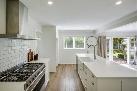 Photo of property in 2 Lovat Street, Havelock North, 4130