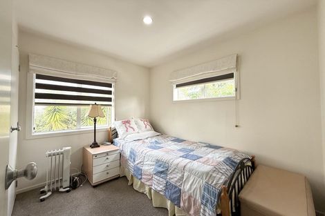 Photo of property in 1/86 Fernhill Way, Oteha, Auckland, 0632