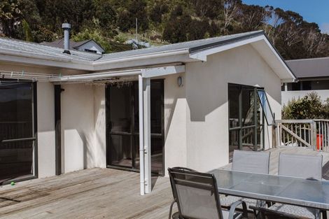 Photo of property in 89 Kakariki Grove, Waikanae, 5036