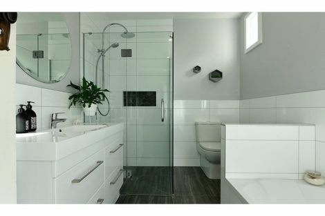 Photo of property in 23 Tipahi Street, Nelson South, Nelson, 7010