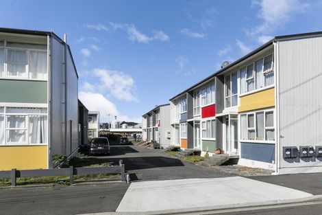 Photo of property in 55u2 Apu Crescent, Lyall Bay, Wellington, 6022