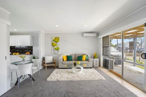 Photo of property in 1/42 Kenderdine Road, Papatoetoe, Auckland, 2025
