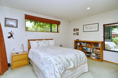 Photo of property in 5 Winters Road, Redwood, Christchurch, 8051