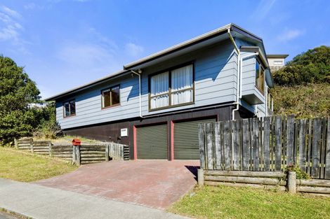 Photo of property in 31b Fitzpatrick Street, Newlands, Wellington, 6037
