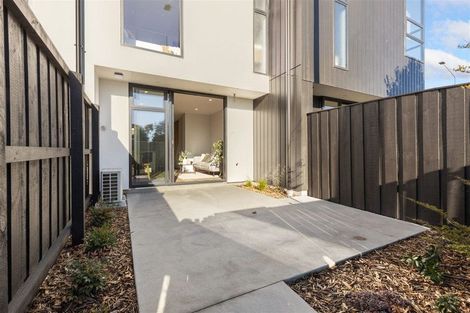 Photo of property in 2/90 Browns Road, St Albans, Christchurch, 8014