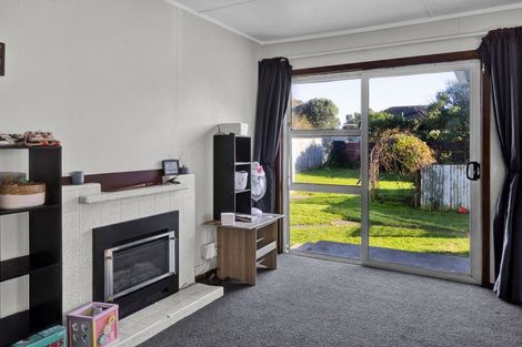 Photo of property in 16 Hadfield Street, Patea, 4520