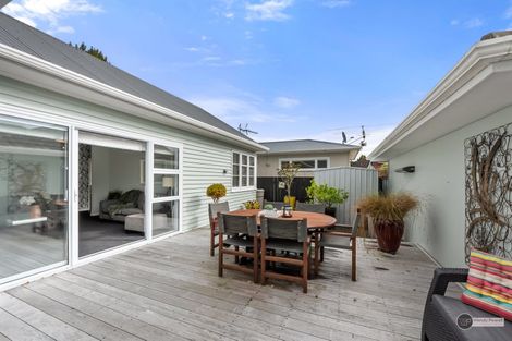 Photo of property in 1/215 Riverside Drive, Waterloo, Lower Hutt, 5011