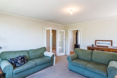 Photo of property in 36 Horokiwi Road West, Newlands, Wellington, 6037
