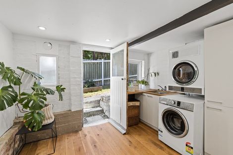 Photo of property in 17 Lyndhurst Road, Te Atatu South, Auckland, 0610