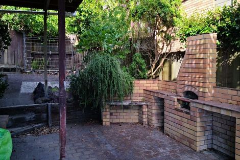 Photo of property in 34a Mark Edward Drive, Half Moon Bay, Auckland, 2012