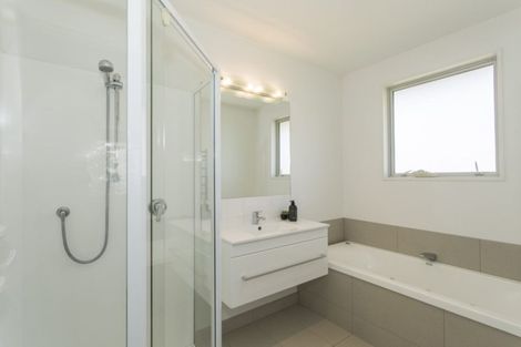 Photo of property in 32 Hunter Crescent, Wanaka, 9305