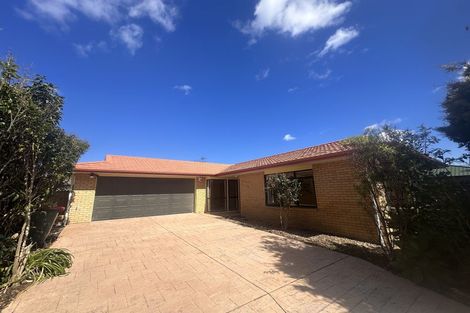 Photo of property in 12 Millington Place, Huntington Park, Auckland, 2013