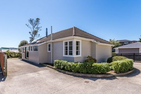 Photo of property in 36 Horokiwi Road West, Newlands, Wellington, 6037