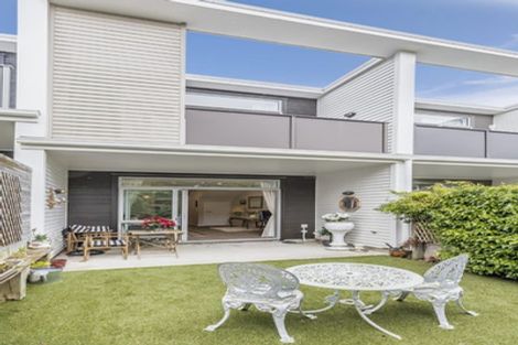 Photo of property in 2/24 Tamar Street, Island Bay, Wellington, 6023