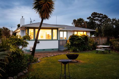 Photo of property in 24 Parkland Crescent, Terrace End, Palmerston North, 4410