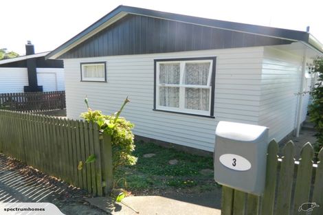 Photo of property in 3 Merritt Way, Newlands, Wellington, 6037