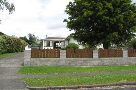 Photo of property in 40 Paterson Avenue West, Pukekohe, 2120